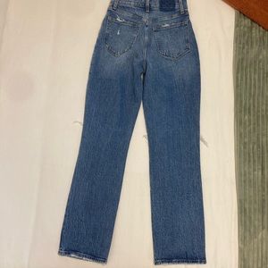 Abercrombie & Fitch Curve Love the 90s Ultra High Rise Straight Jean